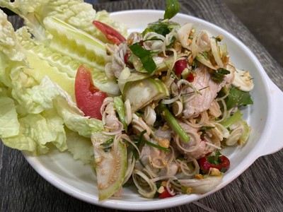 ยำหมูมะเขืออ่อน