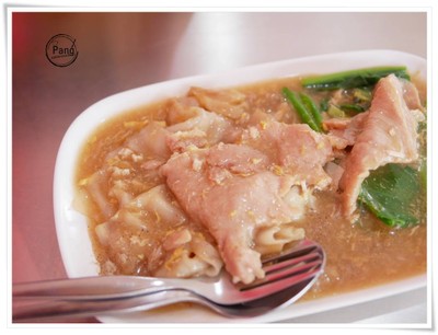 ราดหน้าเส้นใหญ่