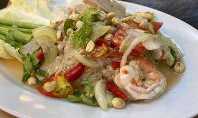 ยำวุ้นเส้นทะเล