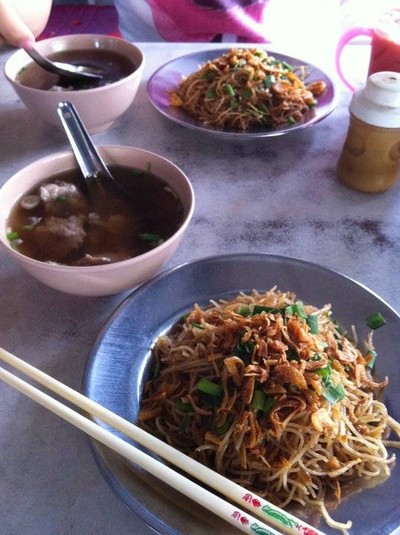หมี่หุ้นบ๊ะฉ่าง