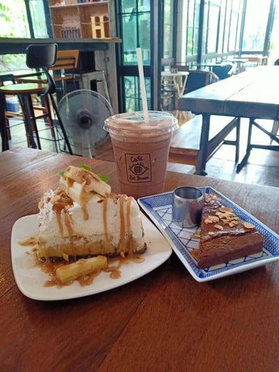 อาหาร หรือ เครื่องดื่ม
