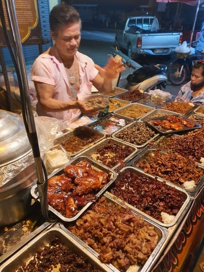 อาหาร หรือ เครื่องดื่ม