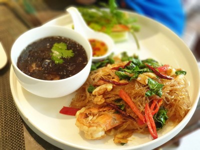 กระเพราวุ้นเส้นกุ้ง