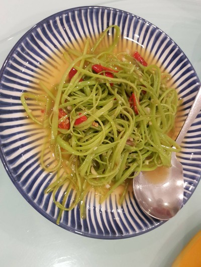 ผัดผักบุ้งฝอย