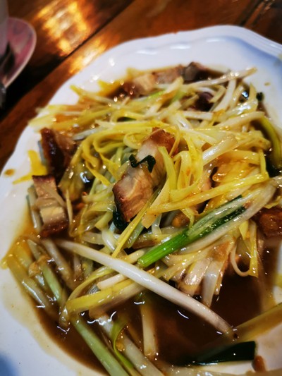 กุยช่ายขาวผัดหมูกรอบ