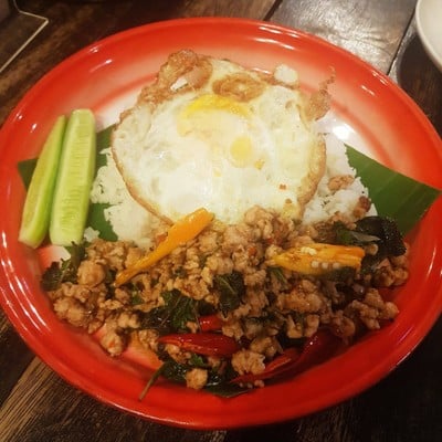 อาหาร หรือ เครื่องดื่ม