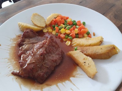 สเต็กเนื้อพริกไทยดำ