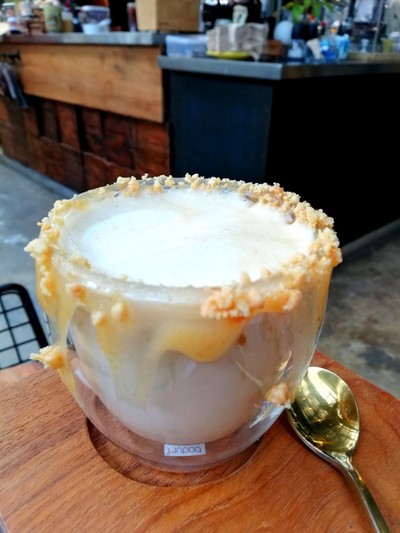 Hot Peanut Butter Latte 125 บาท