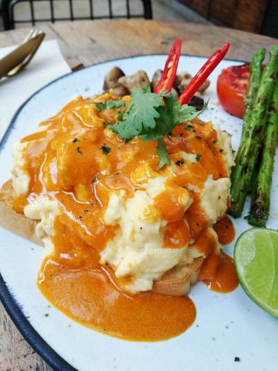 Scramble Egg Tom Yum 150 บาท