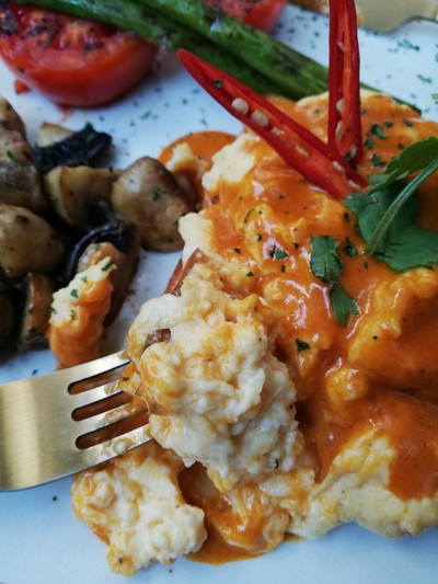 Scramble Egg Tom Yum 150 บาท