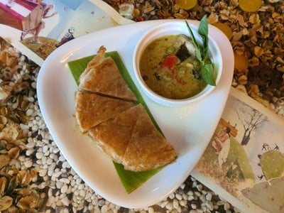 โรตีแกงเขียวหวานไก่