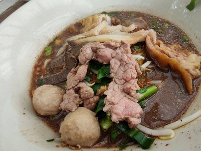 มาม่าเนื้อน้ำตก