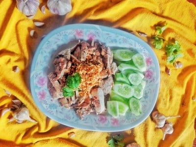 อกไก่พริกไทยดำ