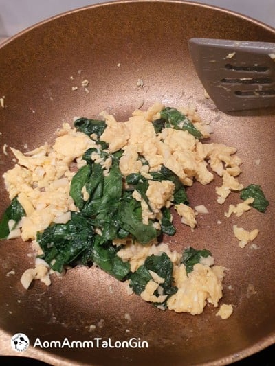 วิธีทำ ใบตำลึงผัดไข่ 🥚