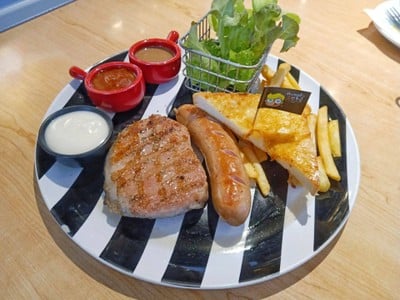 เมนูของร้าน Hungry Nerd Steak &  Pasta ราชเทวี