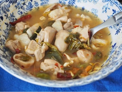 ต้มยำไก่ใบมะขามอ่อน