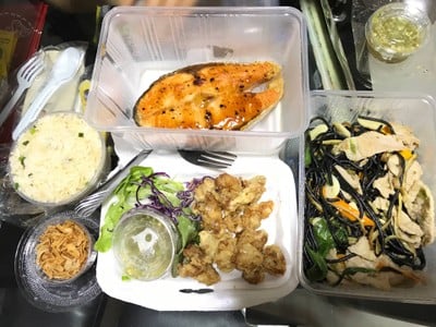 ยำเอ็นไก่ทอด