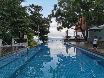 สระว่ายน้ำ/ชายหาด