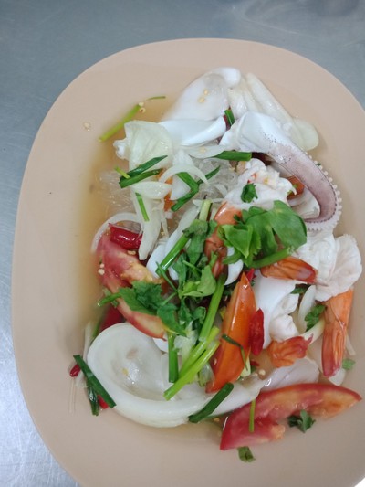 ยำวุ้นเส้นทะเล
