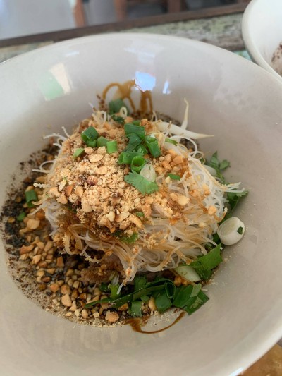 หมี่หมก...ของดีแอบอยู่ข้างใน