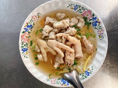 ข้าวต้มป้าต้อย ซอยรวมเผ่า หัวหิน