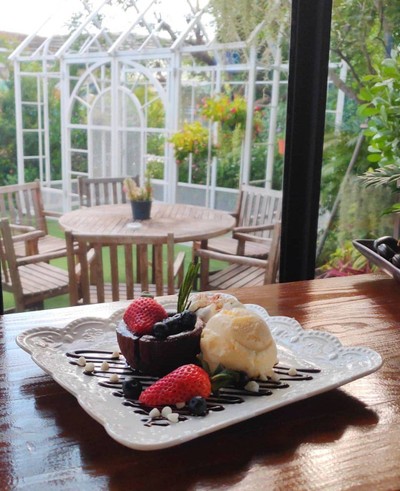 CHOCOLATE LAVA CAKE