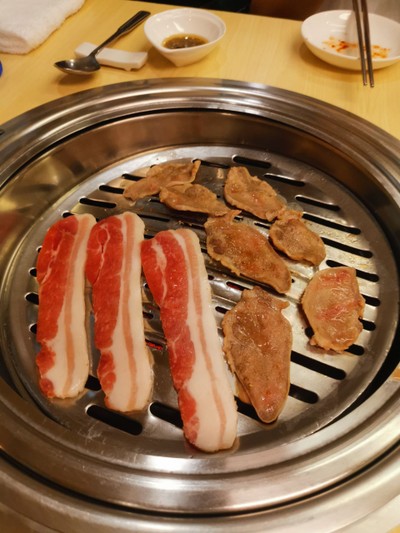 อาหาร หรือ เครื่องดื่ม