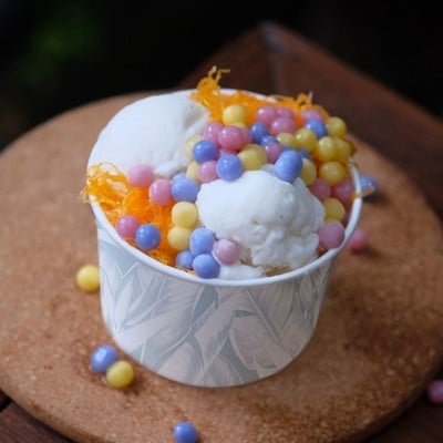 COCOCANO ต้นตำรับไอติมกะทิบัวลอยฝอยทอง โคโค่คาโน่ สีลม