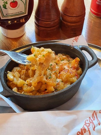 MAC & CHEESE