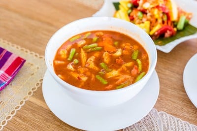 แกงส้มผักรวมกุ้งสด