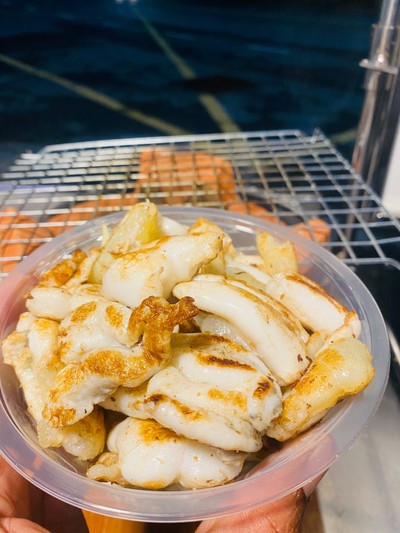 จงรักษ์ฟาร์มเมี่ยปลาเผา ไข่หมึกทอด สาขากะทู้ กะทู้