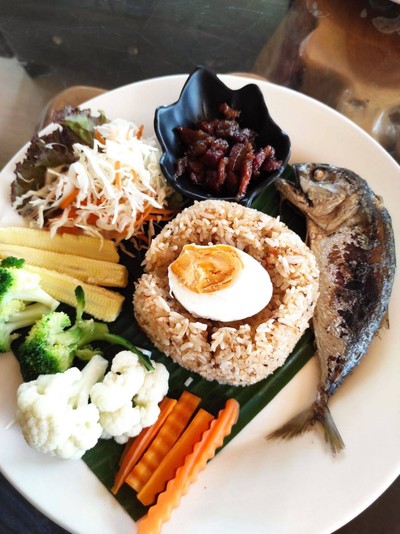 ข้าวน้ำพริกลงเรือ