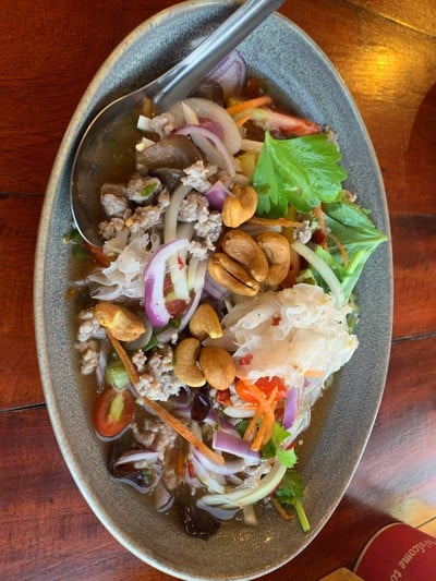 ยำวุ้นเส้นหมู