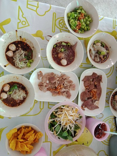 อาหาร หรือ เครื่องดื่ม