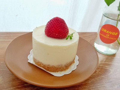 STRAWBERRY CHEESECAKE