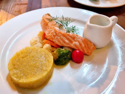 แซลมอนสเต็ก