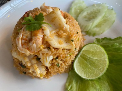 ข้าวผัดต้มยำทะเล