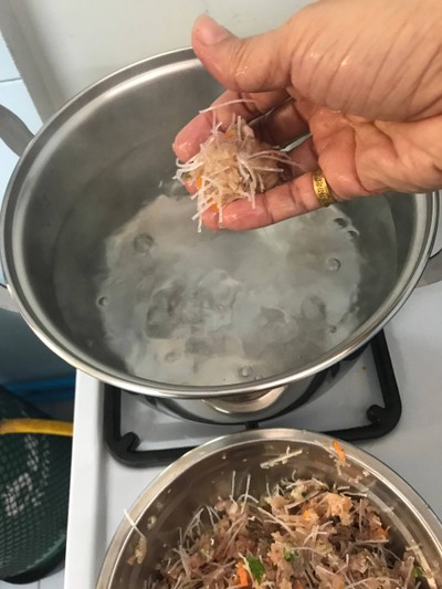 วิธีทำ ต้มจืดลูกเงาะ สูตร 3