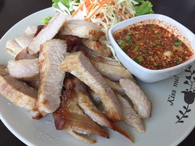 คอหมูย่าง