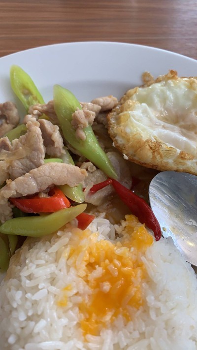 ผัดพริกอ่อนหมู