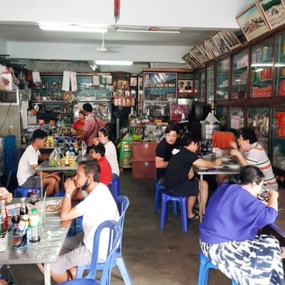 เฮียชัยเป็ดย่าง Hia Chai Ped Yang ตลาดฉัตรไชย - เจ้าดังหัวหิน