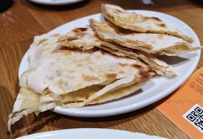 CHEESE NAAN