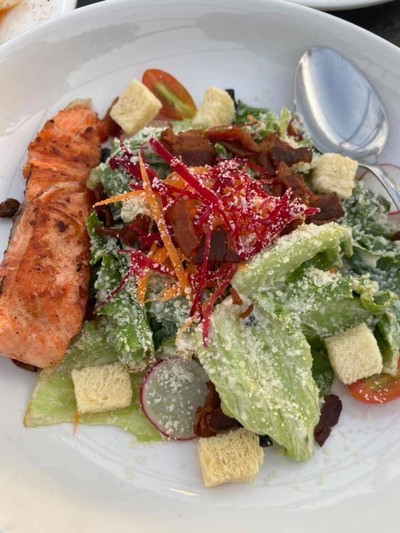 สลัดแซลมอน