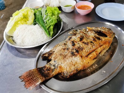 อาหาร หรือ เครื่องดื่ม