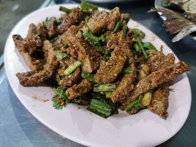 อาหาร หรือ เครื่องดื่ม