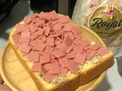 วิธีทำ ขนมปังซุปหอมใหญ่โบโลน่าอบชีส 🧀 วิธีทำ ขนมปังซุปหอมใหญ่โบโลน่าอบชีส 🧀
