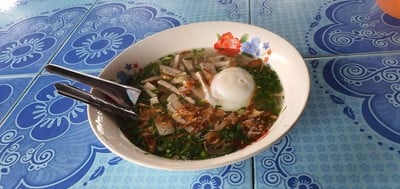 ก๋วยจั๊บญวนเส้นเล็ก ใส่ไข่