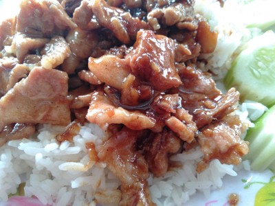 ข้าวผัดกระเทียมพริกไทย