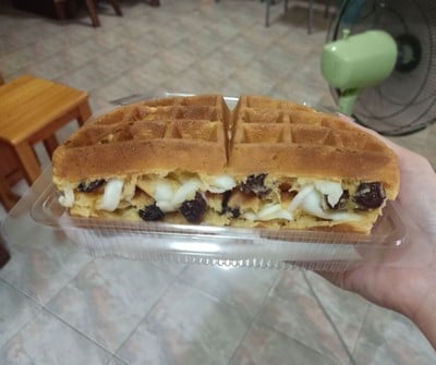Waffle Coconut + Raisins