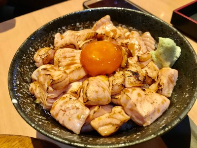 ข้าวหน้าแซลมอน